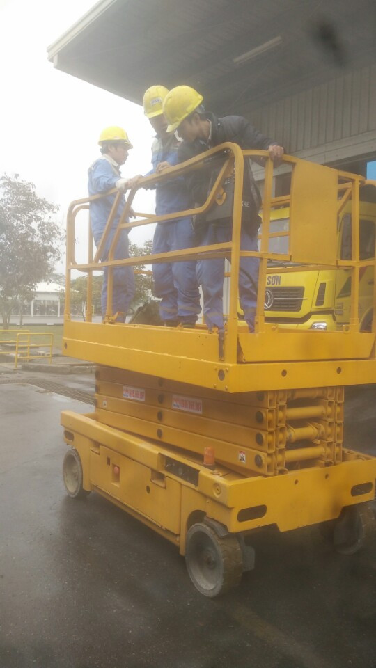xe nâng người xe nang nguoi