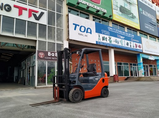 Xe nâng điện đứng lái TOYOTA Xe nâng điện đứng lái TOYOTA