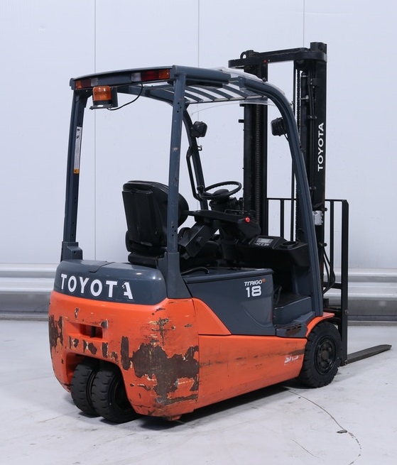 Xe nâng điện Toyota 8FBE18 V3700 2012