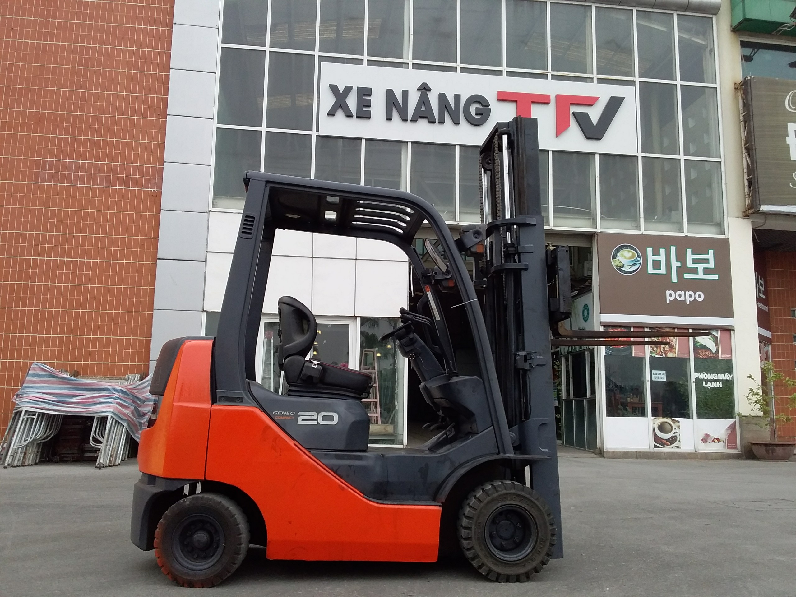 LÍ DO BẠN NÊN MUA XE NÂNG TOYOTA CŨ? LÍ DO BẠN NÊN MUA XE NÂNG TOYOTA CŨ?