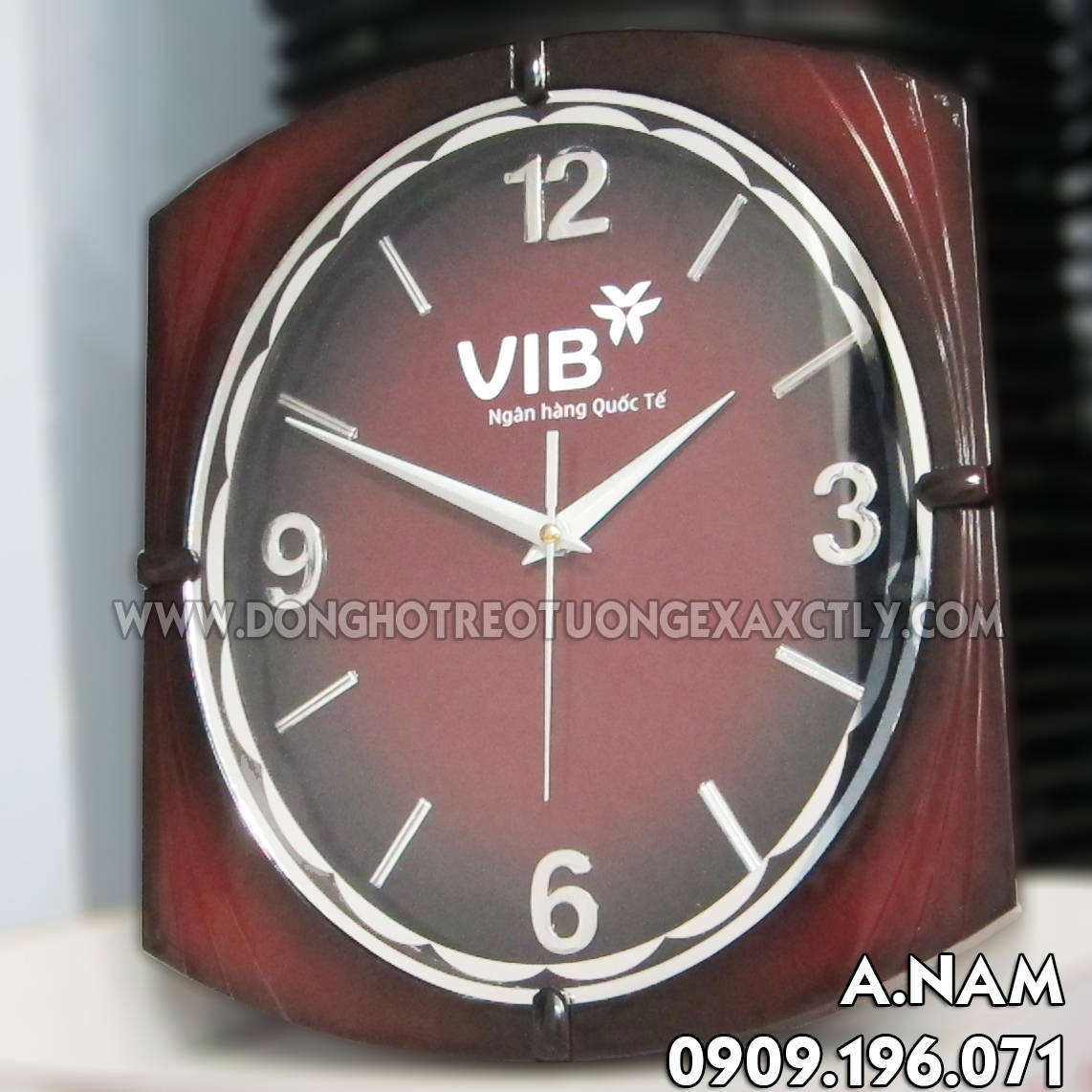 đồng hồ treo tường ngân hàng VIB bank
