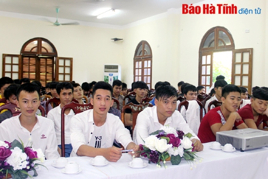 Kỳ lạ, nam sinh đạt 24,5 điểm vẫn nộp hồ sơ học trường nghề! Kỳ lạ, nam sinh đạt 24,5 điểm vẫn nộp hồ sơ học trường nghề!