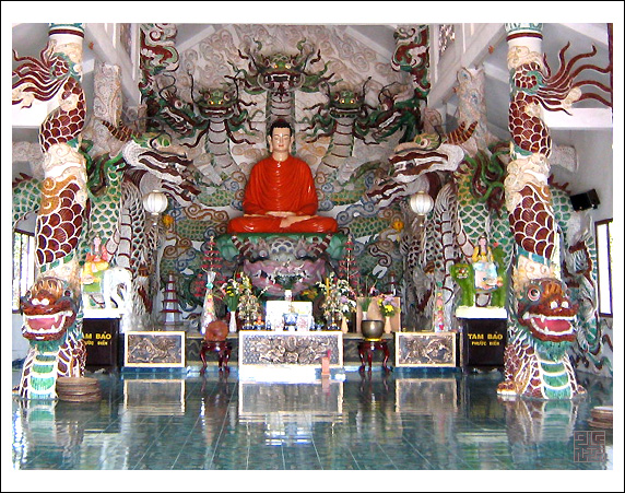 Chánh điện thiền viện vạn hạnh Đà Lạt Chánh điện thiền viện vạn hạnh Đà Lạt