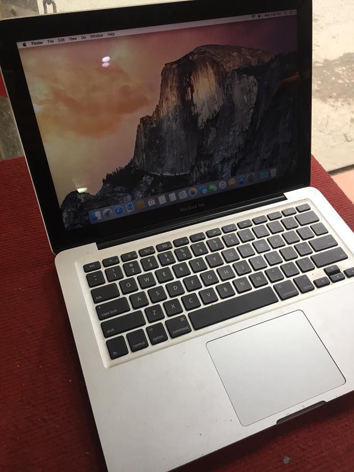 Macbook pro MC724