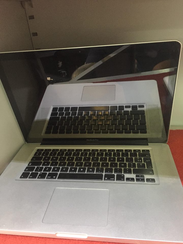 MacBook pro Mc371