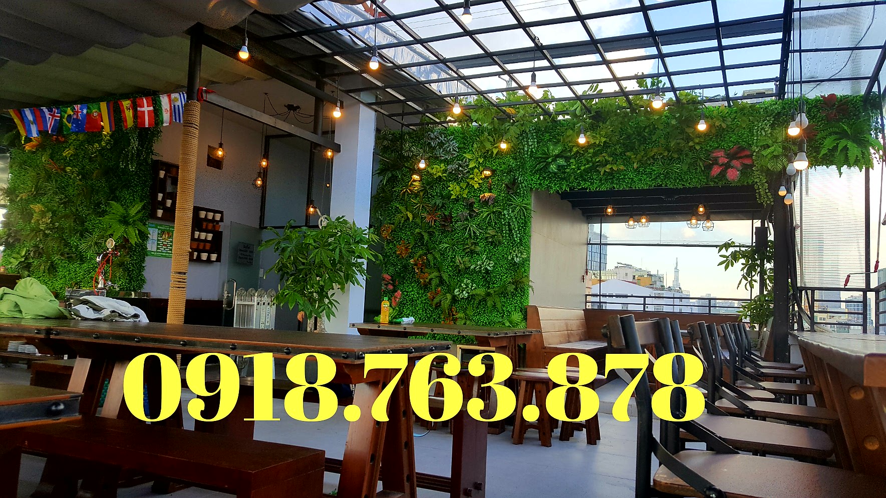 Tường cây cỏ giả trang trí quán cafe Milano quận Gò Vấp Tường cây cỏ giả trang trí quán cafe Milano quận Gò Vấp