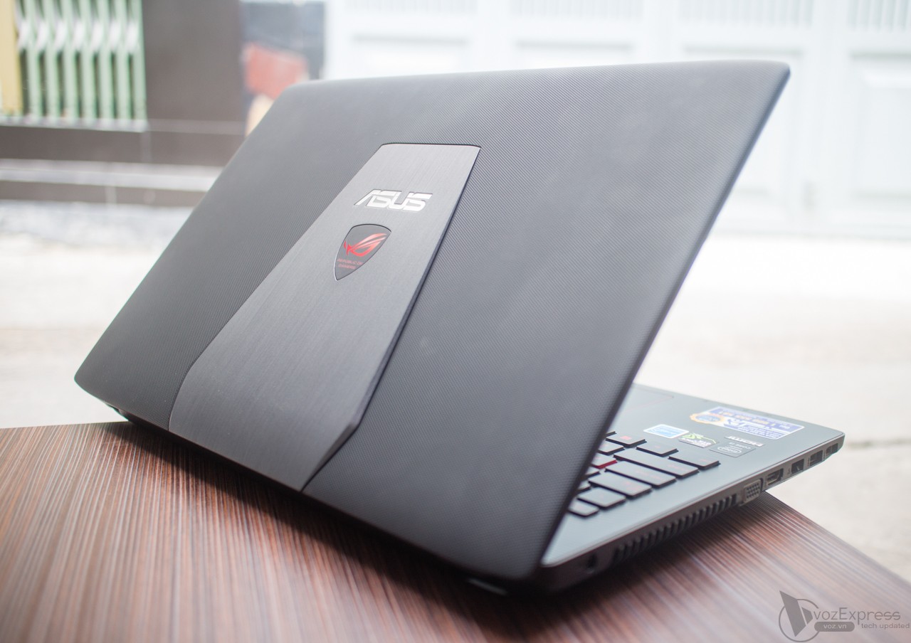Mở hộp ASUS GL552J - laptop chơi game giá rẻ của ASUS Mở hộp ASUS GL552J - laptop chơi game giá rẻ của ASUS