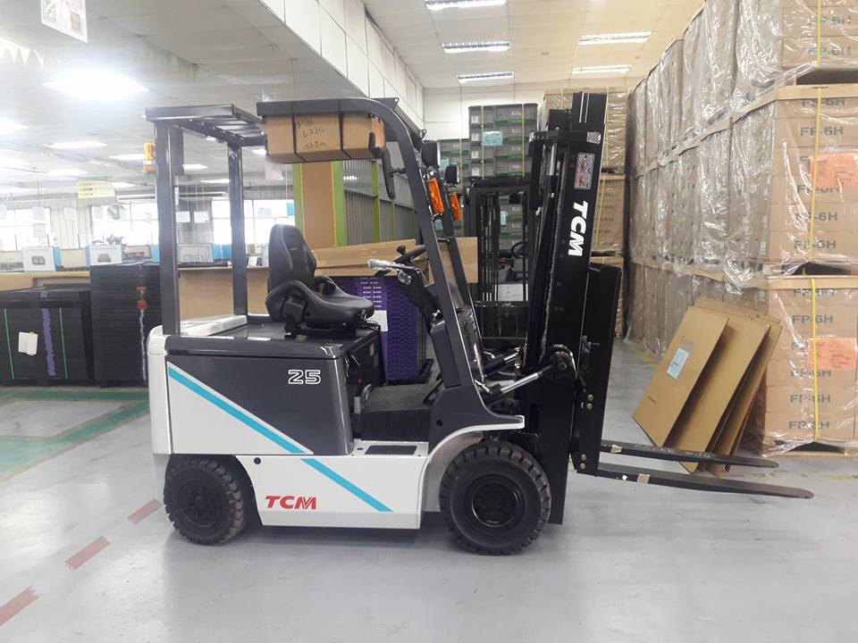  Bàn giao xe nâng điện 2.5 tấn TCM T3/2017