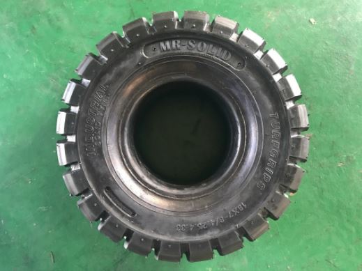 Lốp đặc xe nâng 500-12 SOLID THÁI LAN