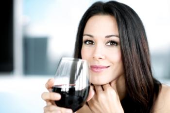 Uống rượu nho có thể ngừa sâu răng