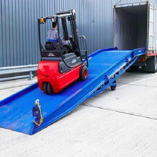 Cách chọn xe nâng làm việc trong container Cách chọn xe nâng làm việc trong container