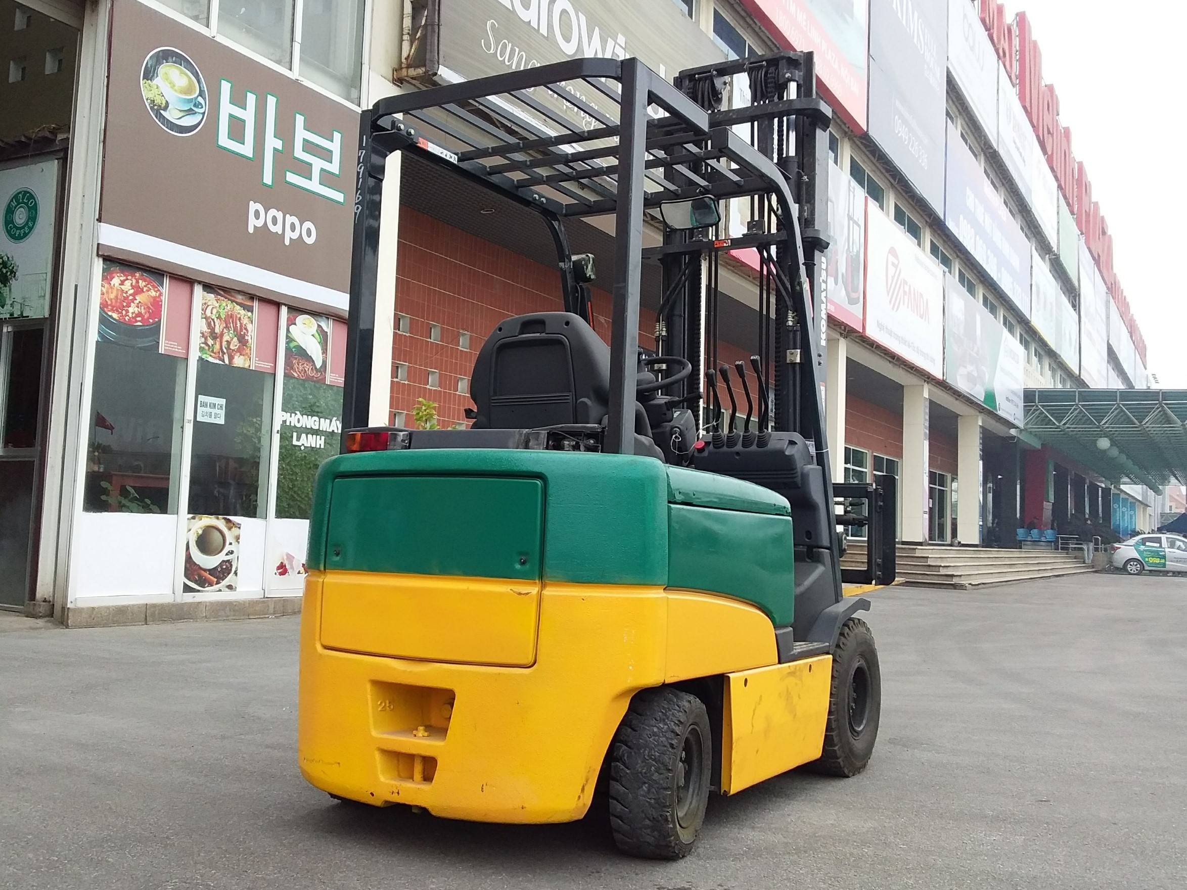 Hướng dẫn cách khởi động với các loại xe nâng Hướng dẫn cách khởi động với các loại xe nâng
