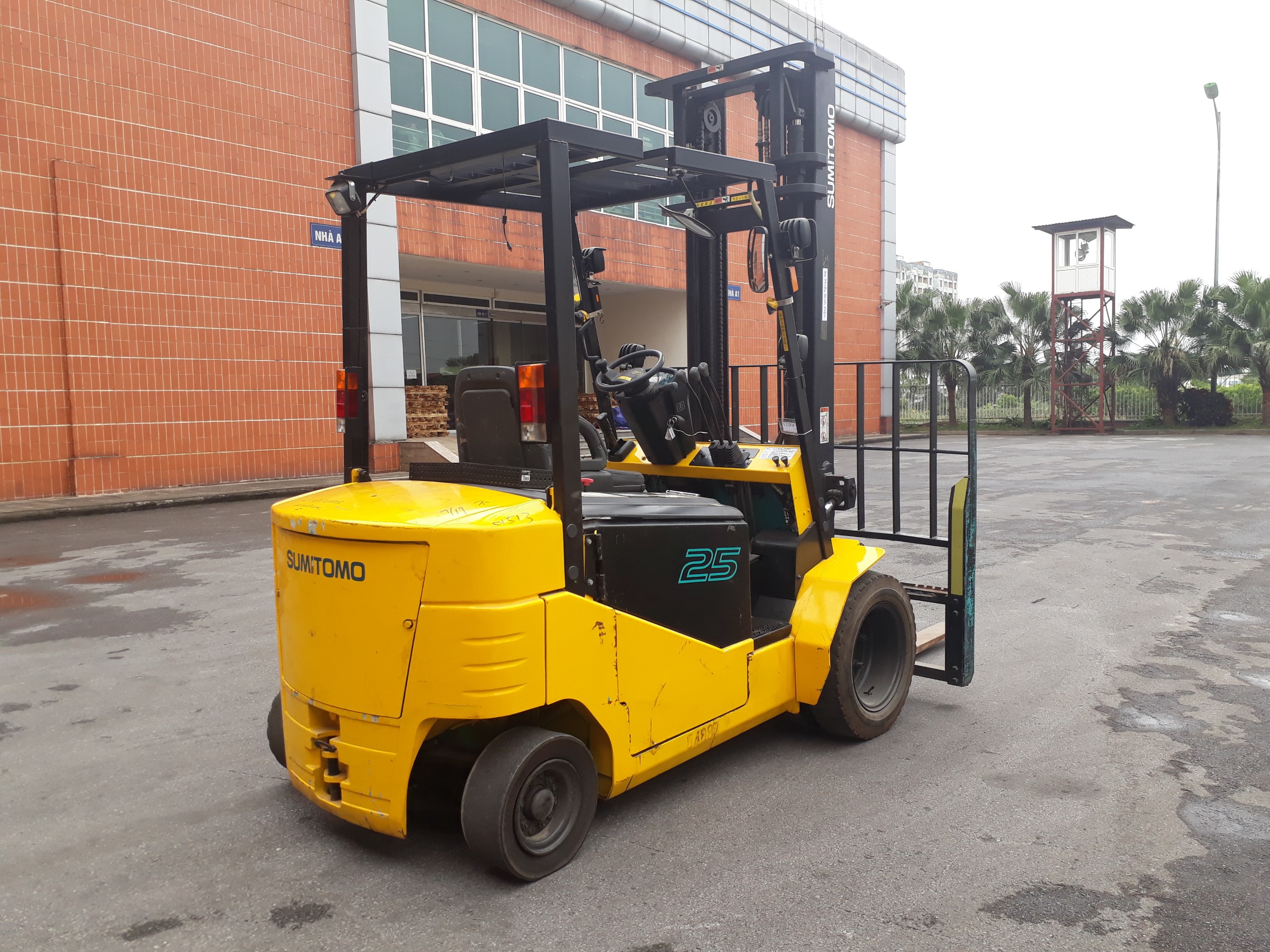 Những đảm bảo an toàn khi điều khiển xe nâng Những đảm bảo an toàn khi điều khiển xe nâng