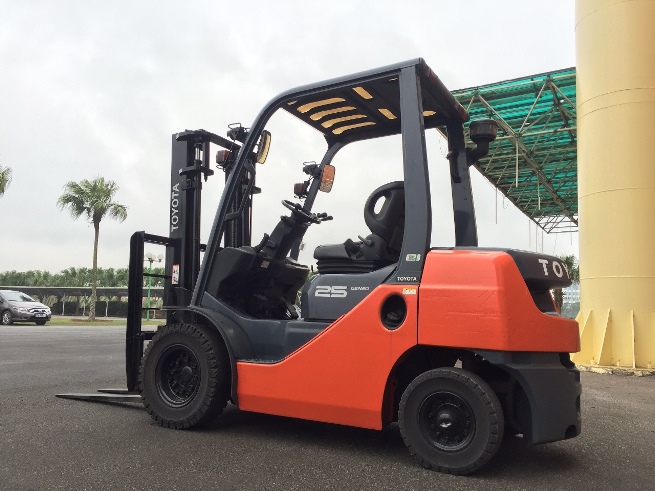 Xe nâng dầu cũ Toyota 02-8FD25, 2016, V3000, SK A8FD25-63540 Xe nâng dầu cũ Toyota 02-8FD25, 2016, V3000, SK A8FD25-63540