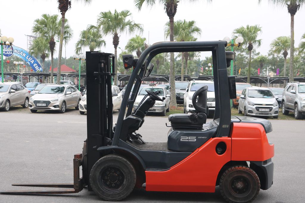 Cách dừng đỗ xe nâng an toàn Cách dừng đỗ xe nâng an toàn