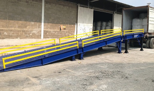 Cầu dẫn lên container Cầu dẫn lên container