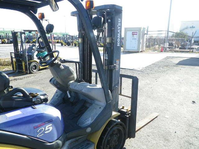 Xe nâng dầu Komatsu cũ FD25NT-15 Xe nâng dầu Komatsu cũ FD25NT-15