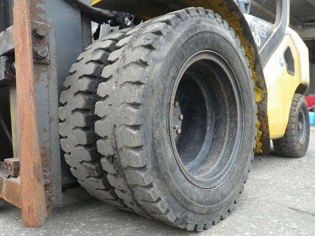 Xe nâng dầu Komatsu cũ FD30T-17 Xe nâng dầu Komatsu cũ FD30T-17