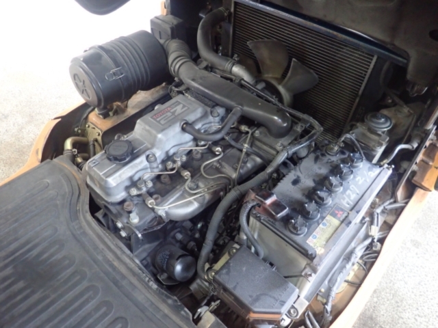 xe- nang-toyota-7FD30 xe- nang-toyota-7FD30